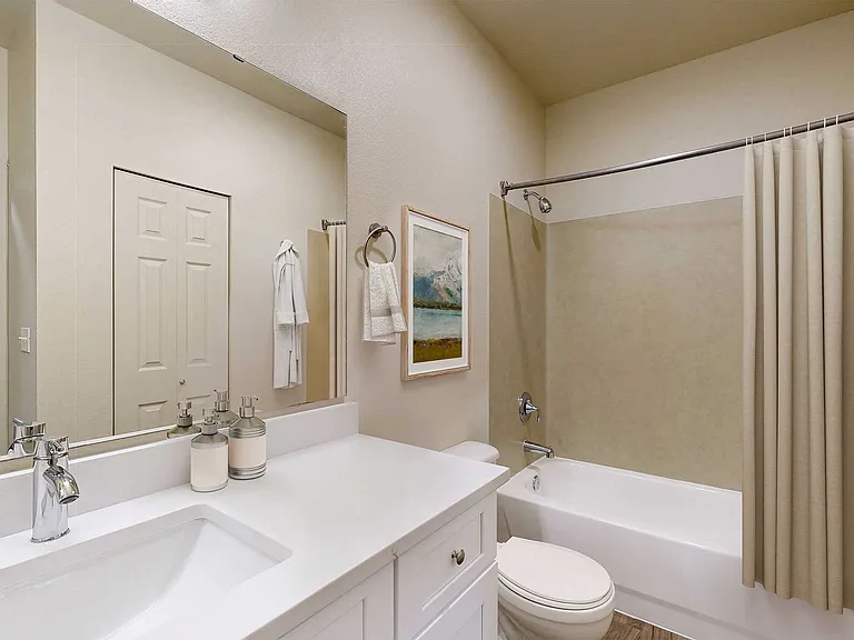 The Hawthorne Apartments — Photo 14