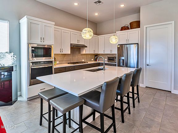 3rd image of 59847 E Pinyon Dr