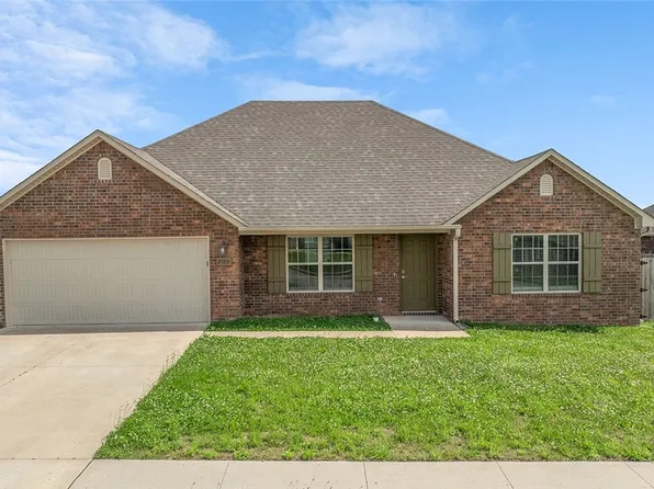 2109 Misti Woods St, Gentry, AR 72734