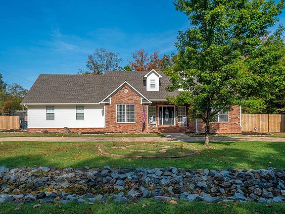 3rd image of 100 Stonebriar Dr
