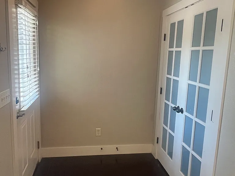 806 W Tahlequah St #B — Photo 2