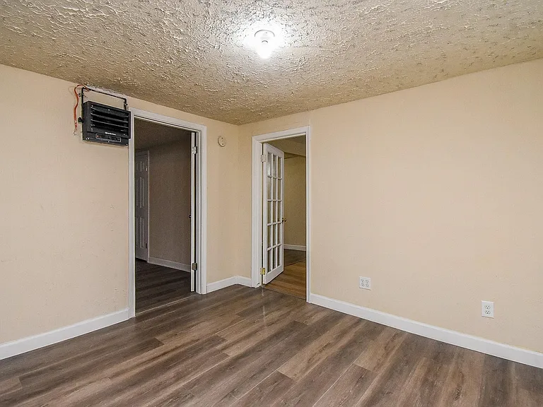 4021 Eddie St — Photo 6