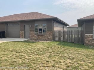 2277 2nd St W, Dickinson, ND 58601