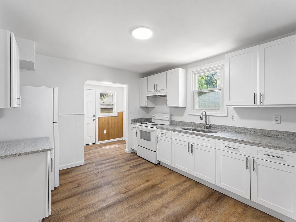 1st image of 702 Hughlett St