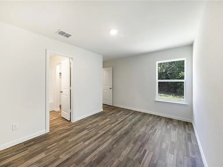 1005 Dawson St — Photo 10