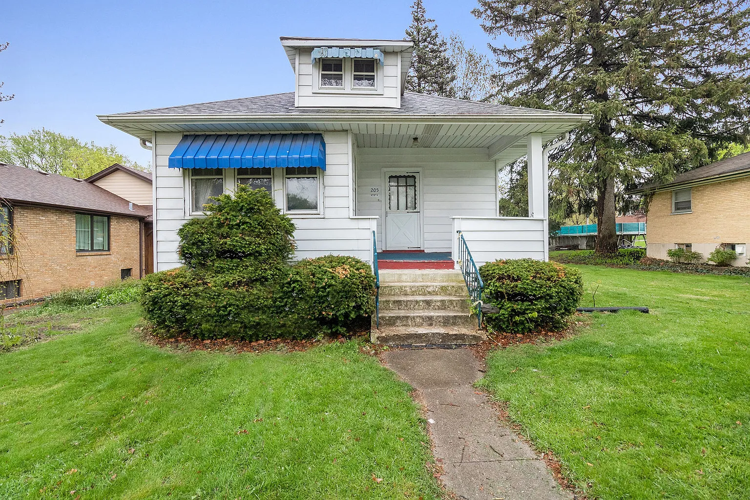 205 N Warwick Ave photo 1