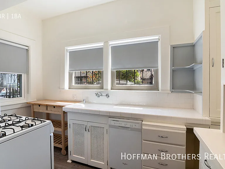 254 S Vendome St #6 — Photo 10