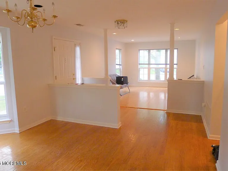 54 Durant Ave — Photo 6