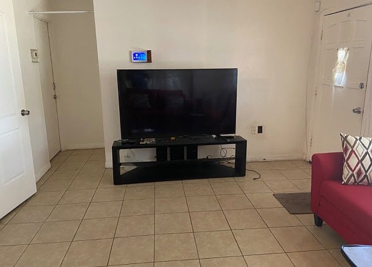 1st image of 2163 32nd St