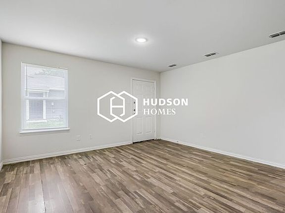 3rd image of 102 W Pliler St #100
