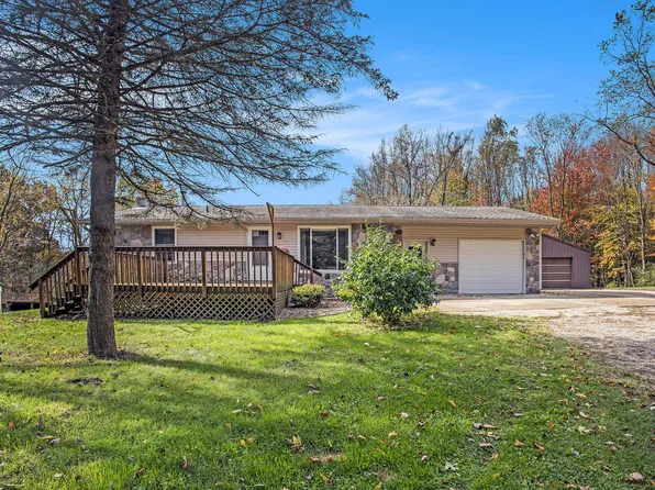 6371 Woodschool Rd, Freeport, MI 49325
