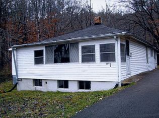199 1/2 Broadway St, Irvine, KY 40336
