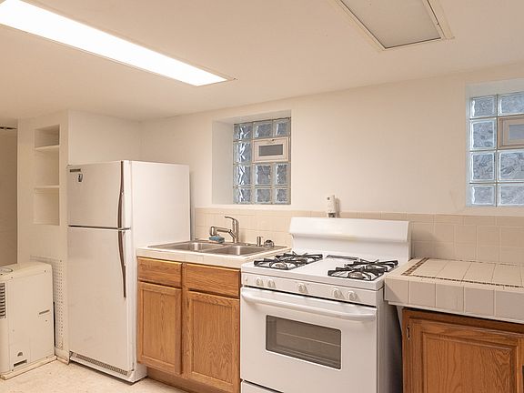 3rd image of 3018 N Hoyne Ave #Gf