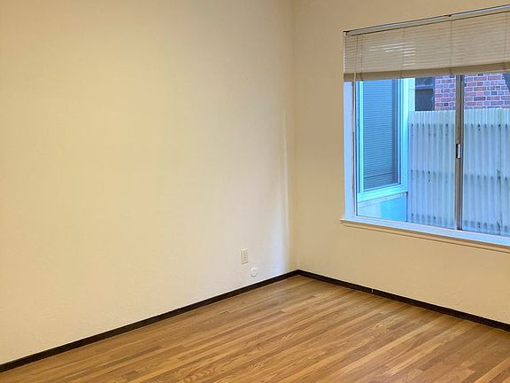 3rd image of 440 Arguello Blvd APT 2