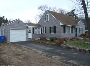 38 Raffia Rd, Enfield, CT 06082