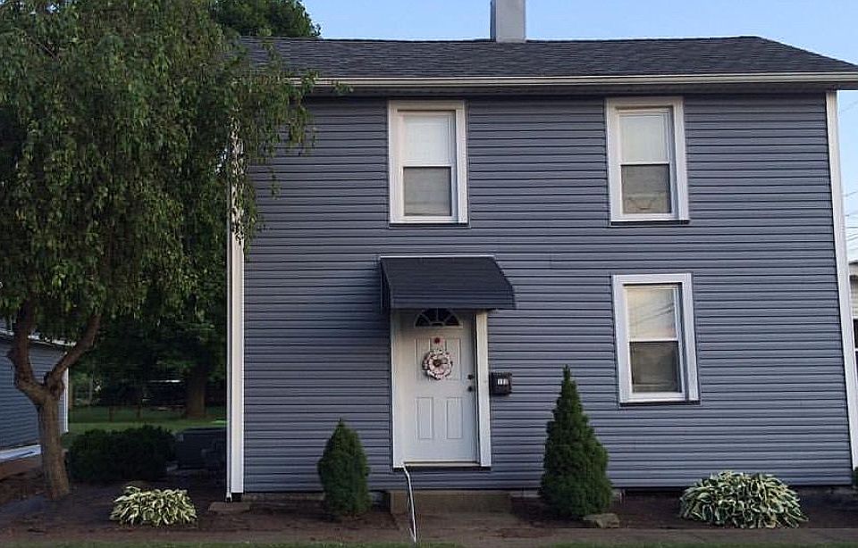 1st image of 122 E 1st St