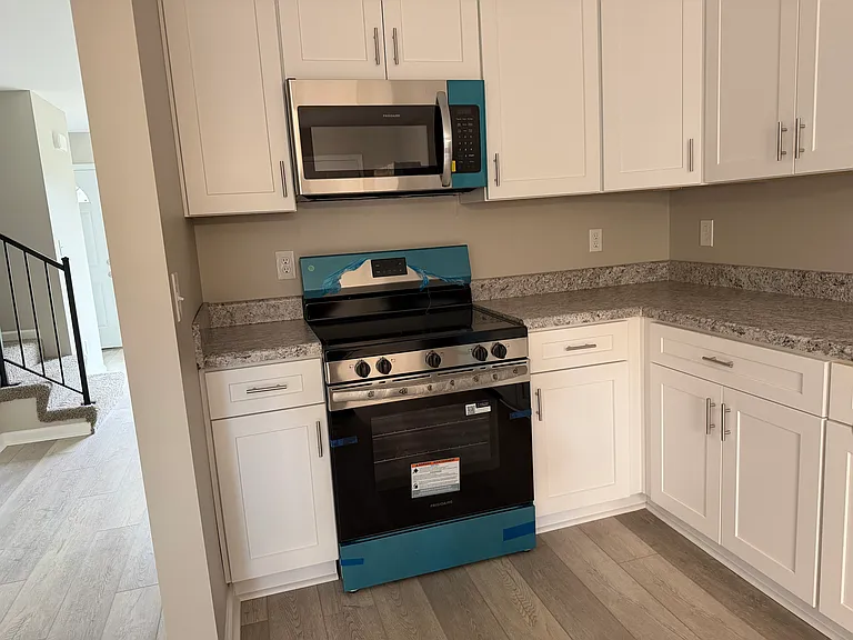 2137 Lynngate Dr #C — Photo 3