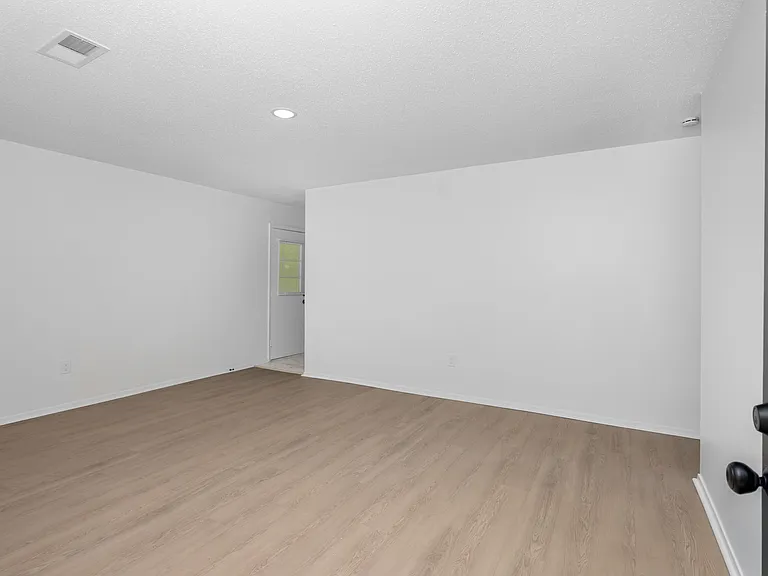 5340 Lakeview Cv — Photo 18