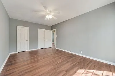 930 W Freeman St — Photo 13