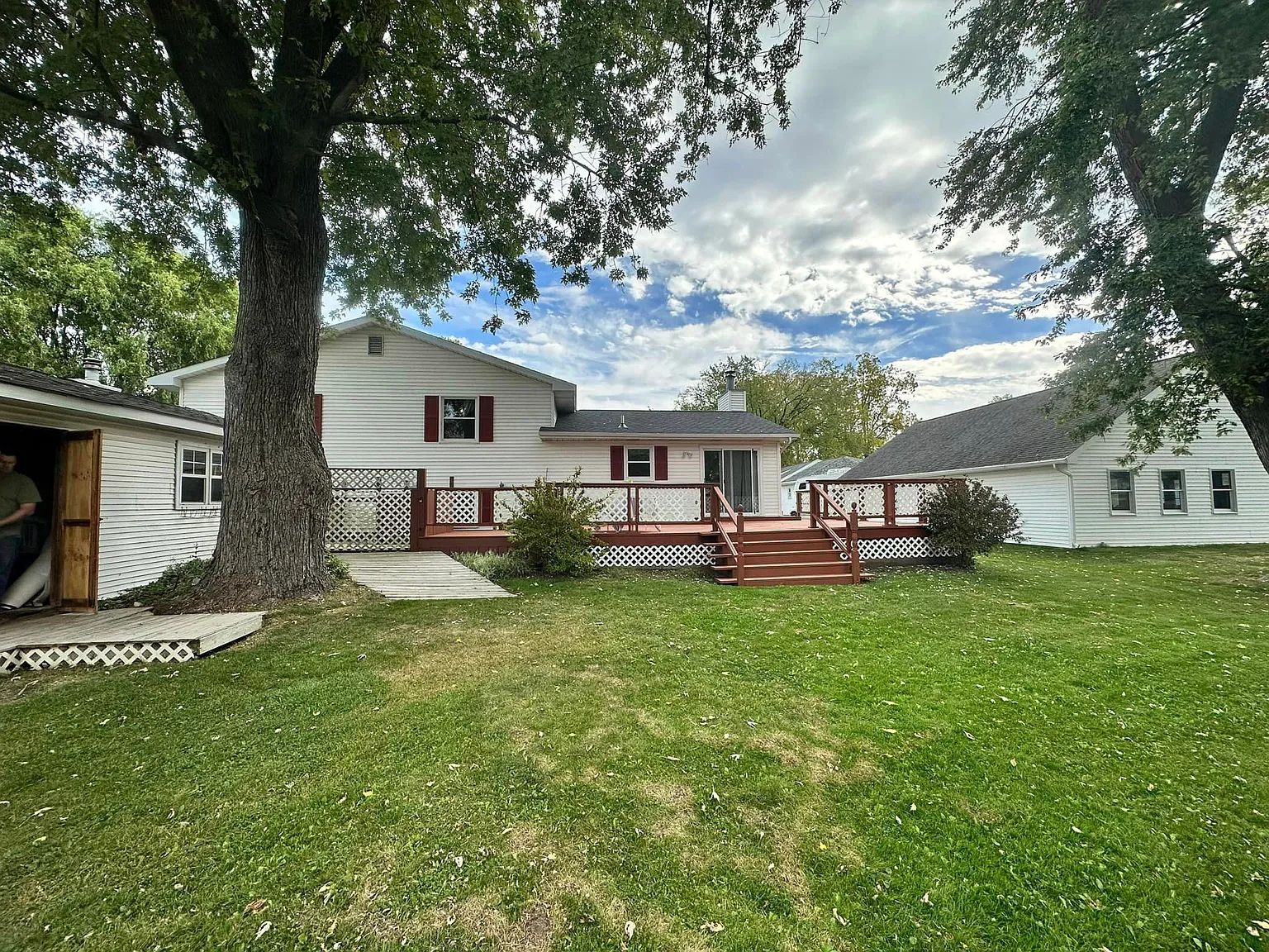 3 bed, 1200 sqft, $1,500 — Photo 2