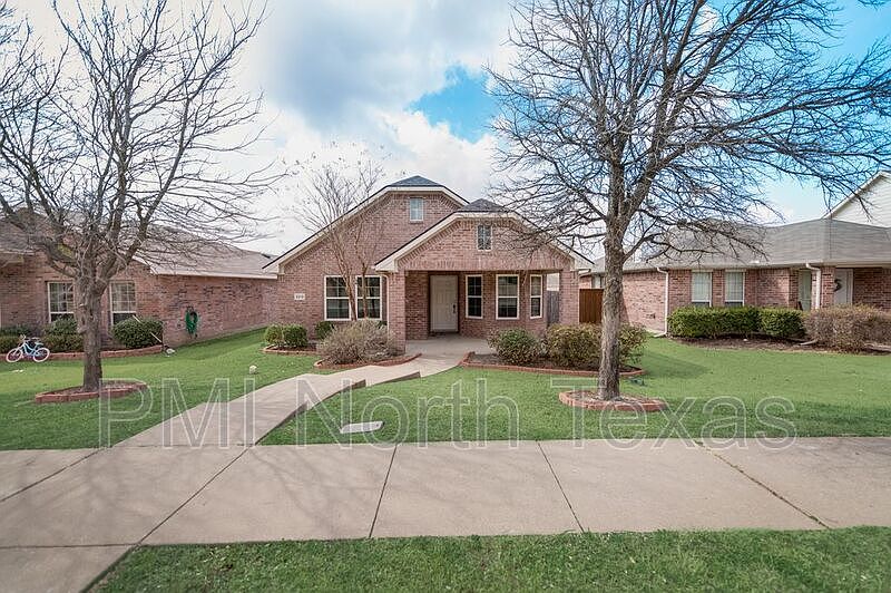 1st image of 2213 Preston Ln