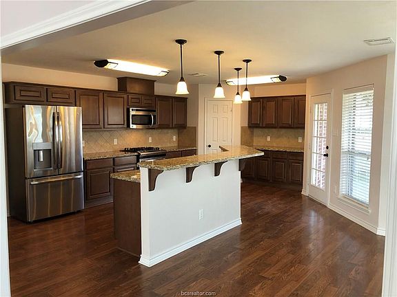 3rd image of 4105 Pomel Cir