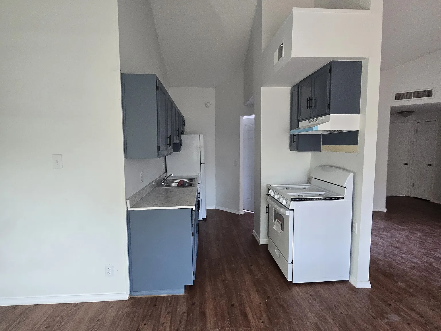 3 bed, 1078 sqft, $1,850 — Photo 3