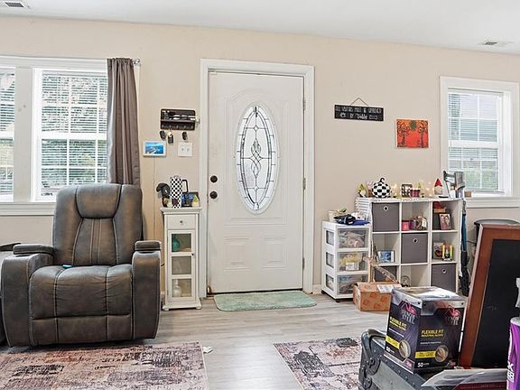 3rd image of 101 Decatur St