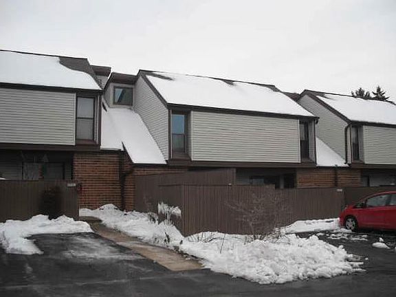 2nd image of 1521 W Edgerton Ave #505