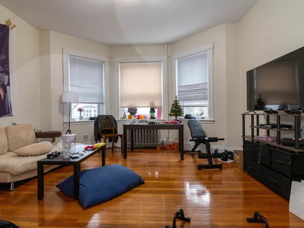 22-2 Euston St, Brookline, MA