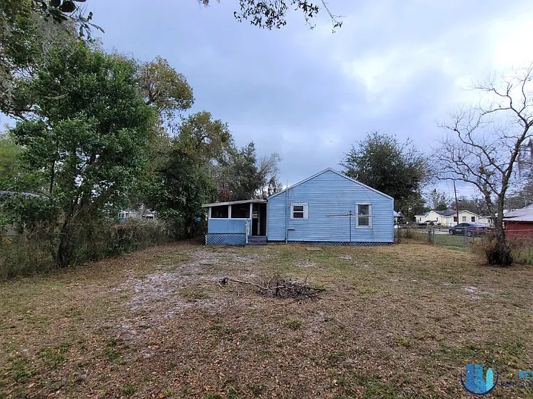 2441 E Magnolia St — Photo 12