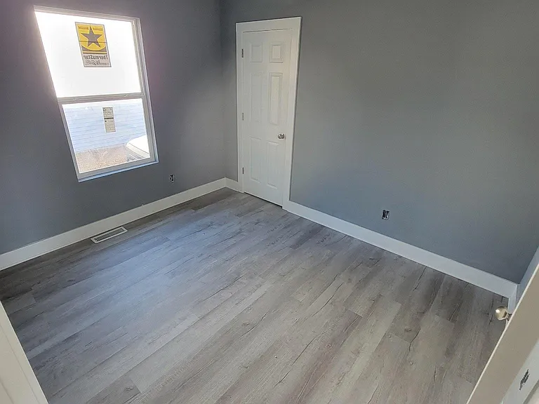 51 Hawthorne St SW — Photo 1