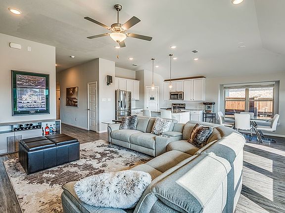 4th image of 8728 Sleepy Daisy Dr