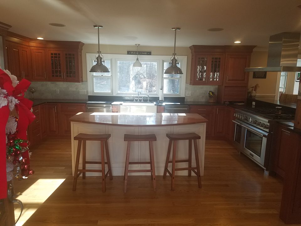 2nd image of 13900 W Front St