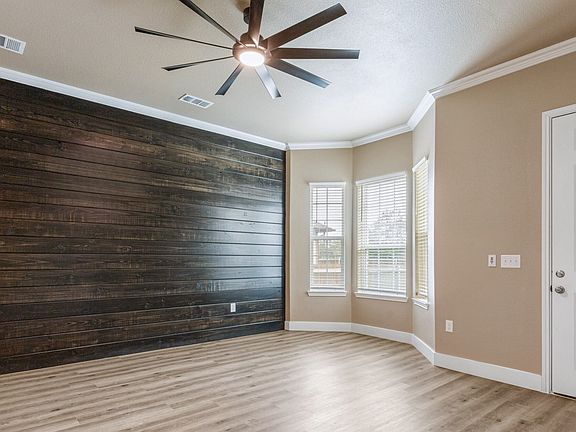 5th image of 413 Henderson St