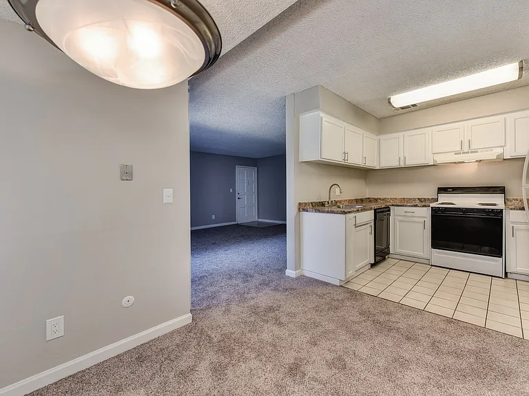 Chardonnay Ridge | Three Bedroom Dining Room