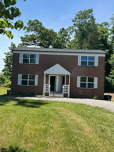 1208 Park Hill Cir NW Photo 1