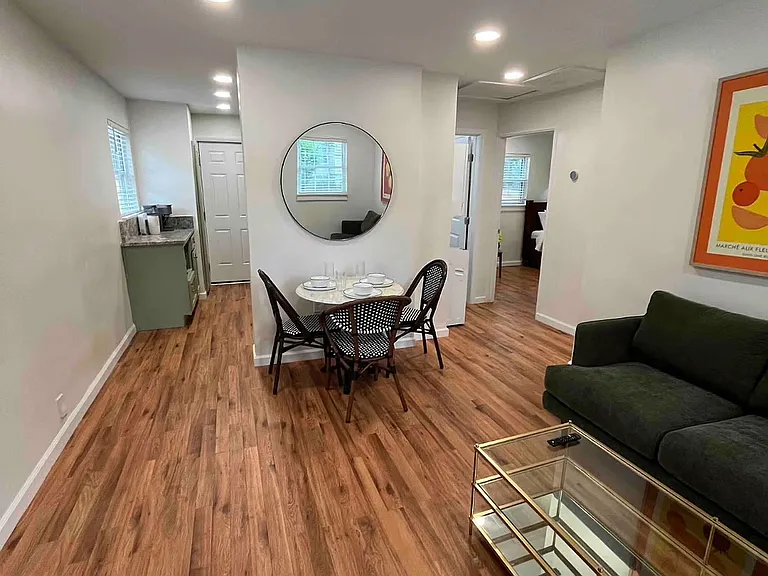1130 Wade St NE #A — Photo 4