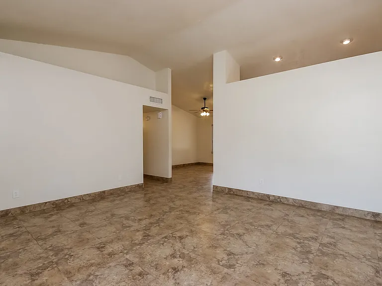 378 S Galaxy Dr — Photo 3