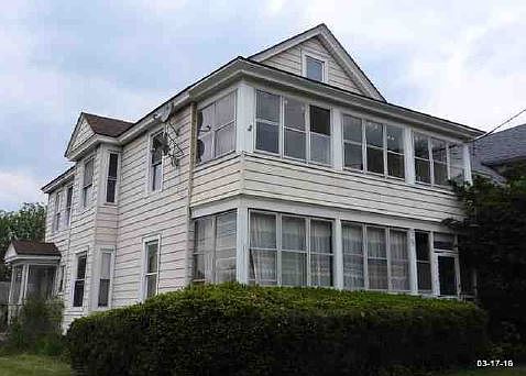 2nd image of 372 Hillsdale Ave