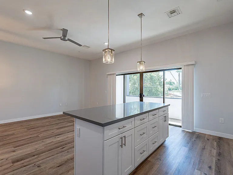 1645 E Cheery Lynn Rd — Photo 19