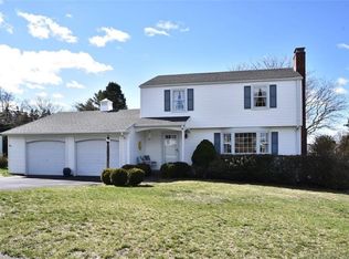 17 Sachem Rd, Groton, CT 06340