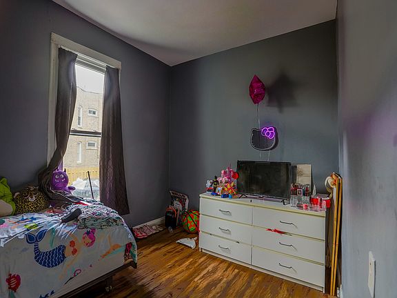 4th image of 224 N Lockwood Ave