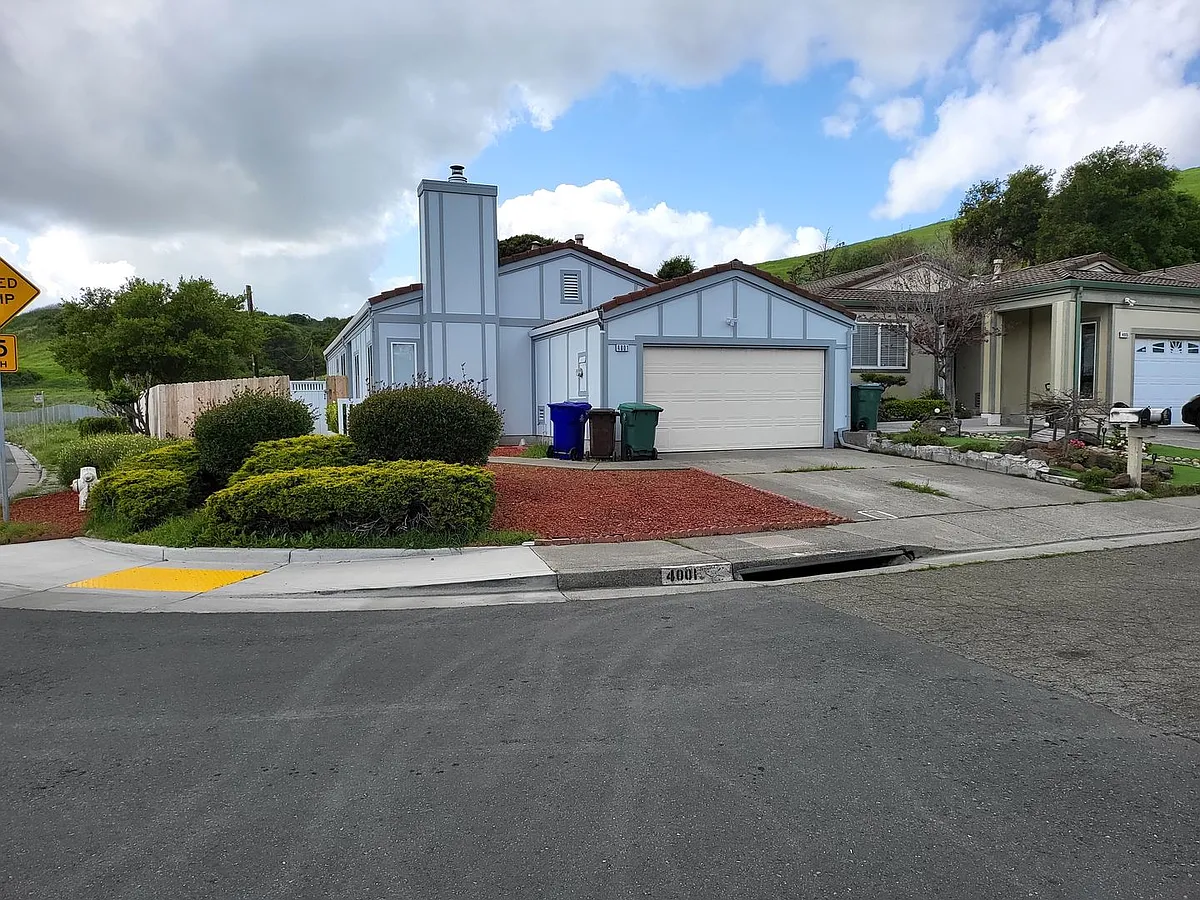Building Photo - 4001 Mozart Dr