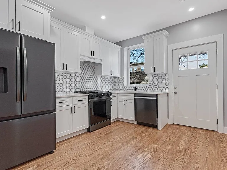 191 Franklin St — Photo 4