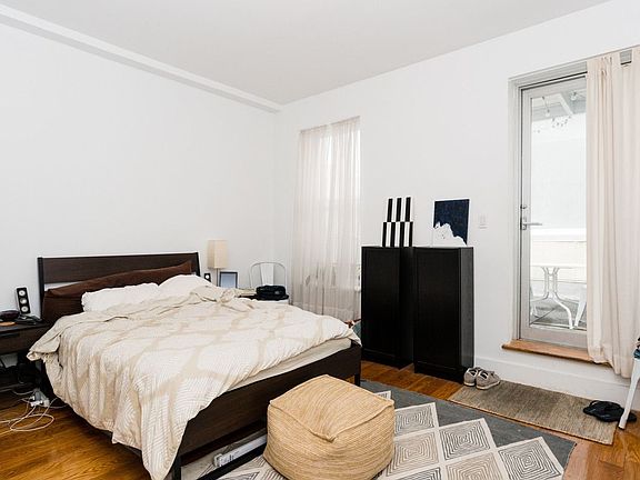 5th image of 66 Lexington Ave APT 4