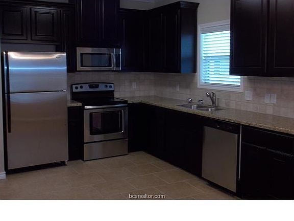 3rd image of 1322 Milner Dr