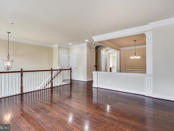 2nd image of 20647 Sibbald Sq
