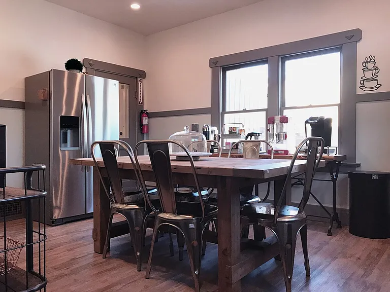 1072 S 9th St — Photo 12