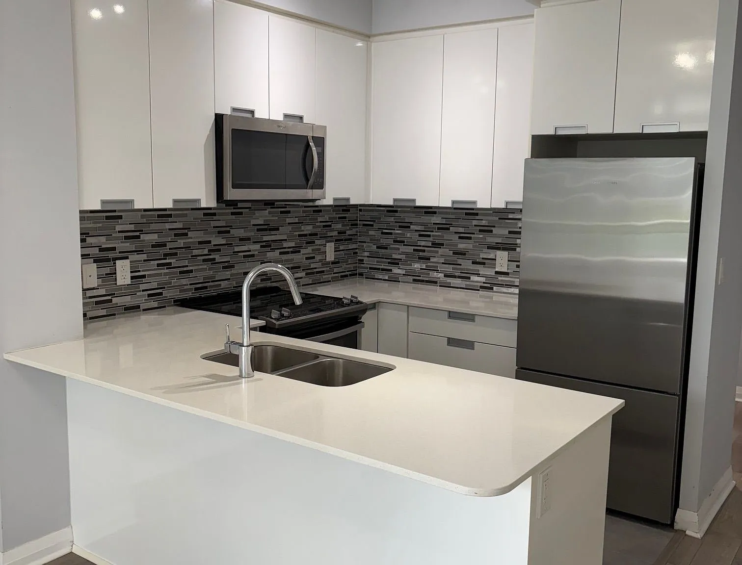 2 bed, $2,300 — Photo 3